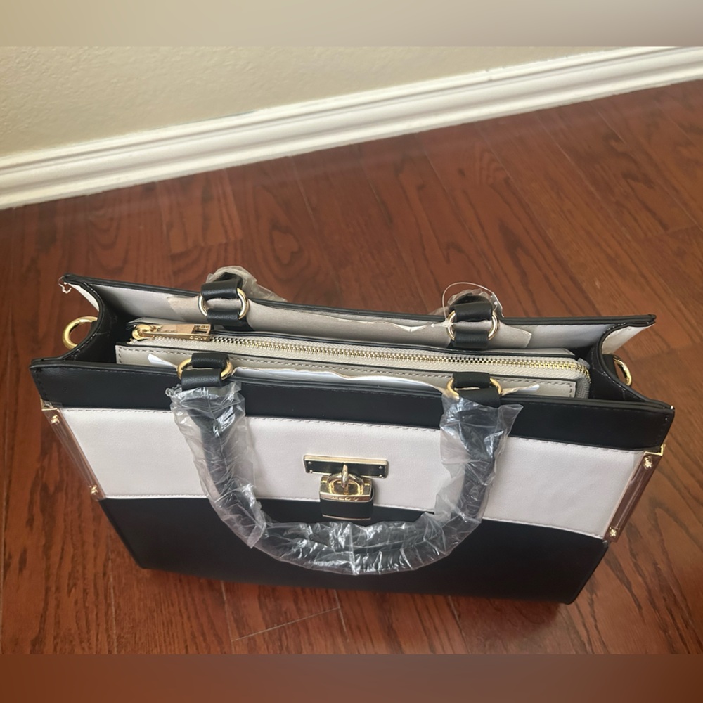 Aldo Black and White Satchel - Picture 5 of 16